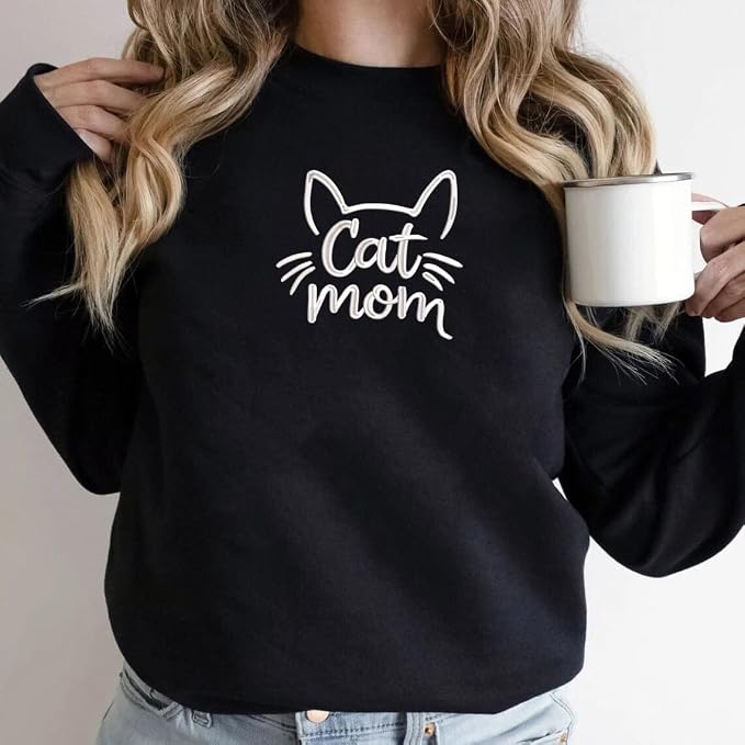 VIOLAVA Custom Cat Embroidered Christmas Sweatshirt – Personalized Pet Name - Image 2