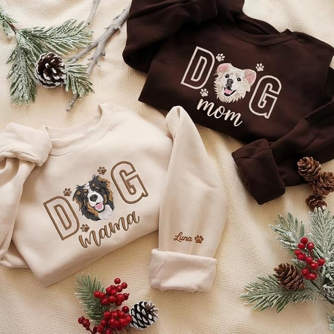 VIOLAVA Custom Cat Embroidered Christmas Sweatshirt – Personalized Pet Name - Image 3