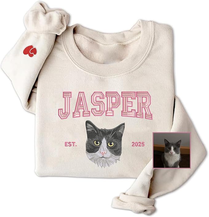 VIOLAVA Custom Cat Embroidered Christmas Sweatshirt – Personalized Pet Name by VIOLAVA