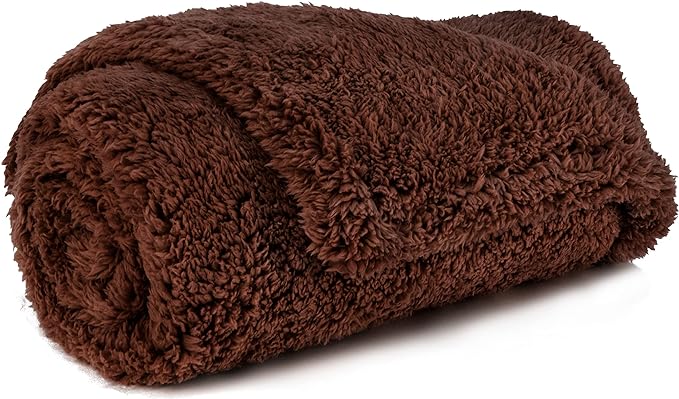 PetAmi Fluffy Waterproof Dog Blanket by PetAmi