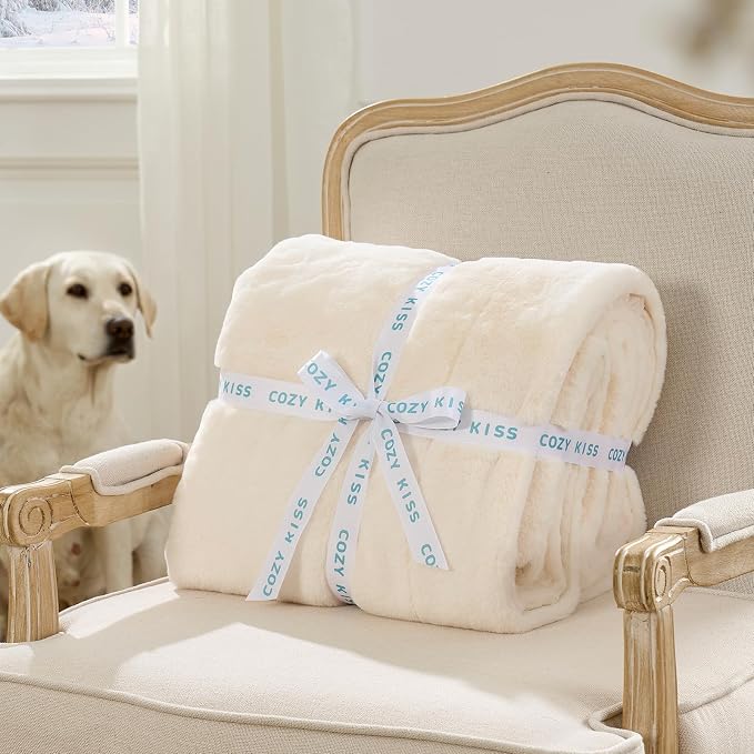 Waterproof Pet Blanket, Ultra Soft Luxury Faux Fur Throw Blanket - Image 5