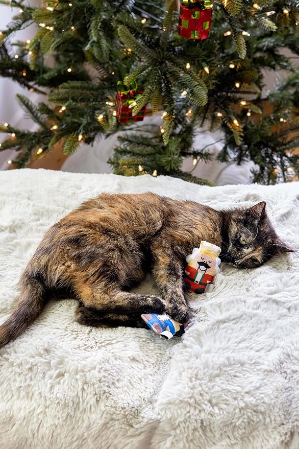 Pearhead Holiday Nutcrackers Cat Toy Set, Christmas Pet Owner Gift, Interactive - Image 9